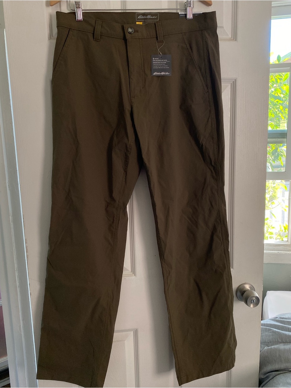 New Eddie Bauer Men’s Travex Pants Size 34 X 34 Color Green